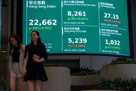 图：中新社